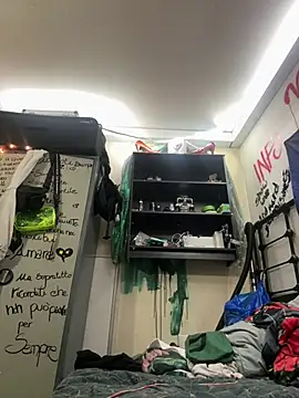 Snapshot of pervy_devil chatting on January 18, 9:56 am pervy devil online show from January 18, 9:56 am