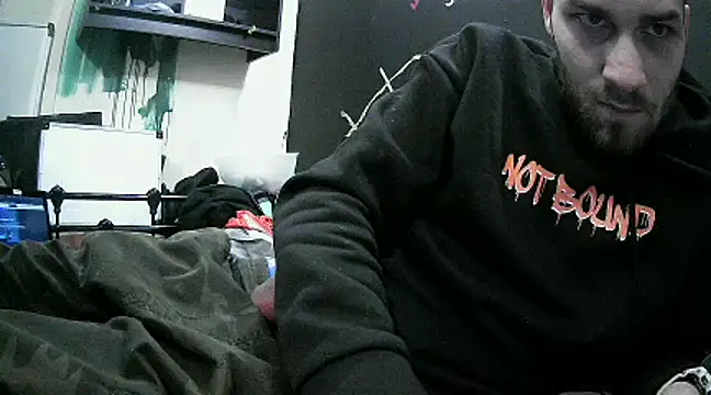 Snapshot of pervy_devil chatting on February 10, 8:31 am pervy devil online show from February 10, 8:31 am