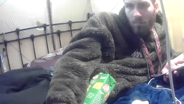 Snapshot of pervy_devil chatting on March 13, 1:40 pm pervy devil online show from March 13, 1:40 pm