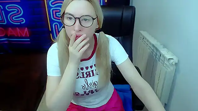 kerakiss877 online show from February 25, 8:19 pm