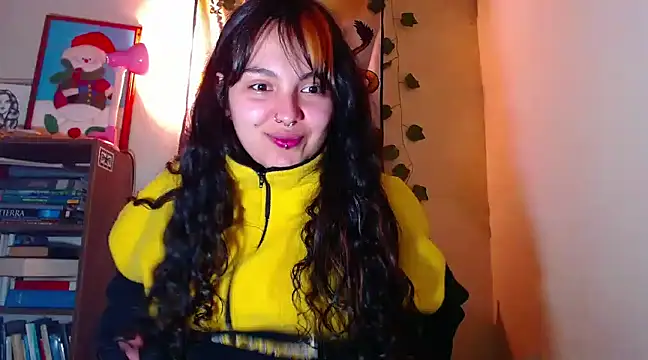 Snapshot of sweetiee_mary chatting on December 14, 6:56 am sweetiee mary online show from December 14, 6:56 am