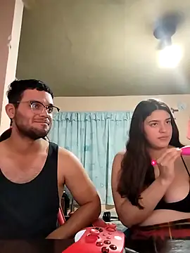 Snapshot of Carandrew chatting on February 14, 4:15 am Carandrew online show from February 14, 4:15 am