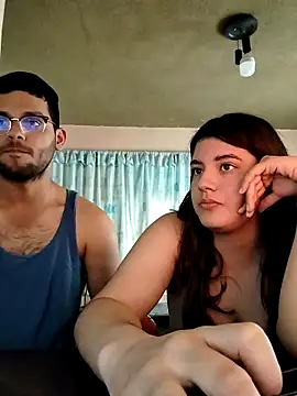 Snapshot of Carandrew chatting on February 16, 1:38 pm Carandrew online show from February 16, 1:38 pm