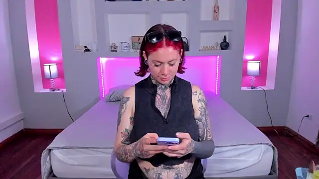 ViolettaBaker  online show from January 14, 10:55 pm