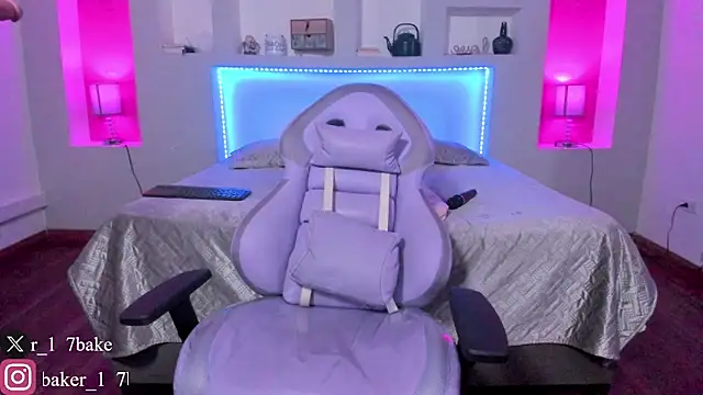 ViolettaBaker  online show from February 14, 1:34 am