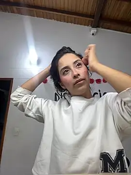 little-Emma online show from September 19, 2:46 am