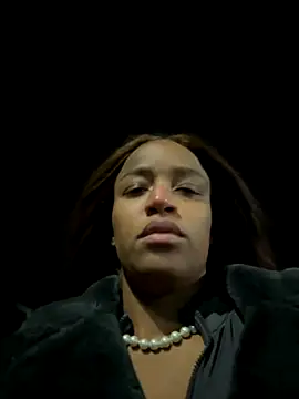 Snapshot of Black_Dolll chatting on November 10, 5:56 pm Black Dolll online show from November 10, 5:56 pm