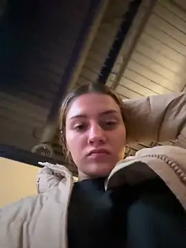 Snapshot of emilysue1 chatting on December 31, 2:14 pm emilysue1 online show from December 31, 2:14 pm