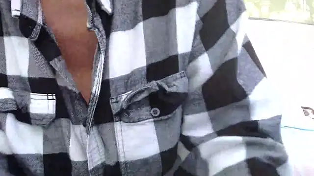 Snapshot of sweetnissapril chatting on December 5, 3:39 pm sweetnissapril online show from December 5, 3:39 pm