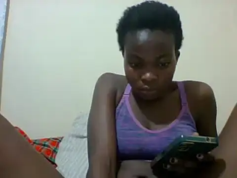 Snapshot of sexxyqueenn22 chatting on December 4, 10:41 pm sexxyqueenn22 online show from December 4, 10:41 pm