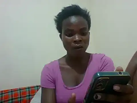 Snapshot of sexxyqueenn22 chatting on December 10, 7:32 pm sexxyqueenn22 online show from December 10, 7:32 pm