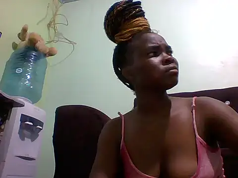 Snapshot of sexxyqueenn22 chatting on November 2, 12:46 am sexxyqueenn22 online show from November 2, 12:46 am