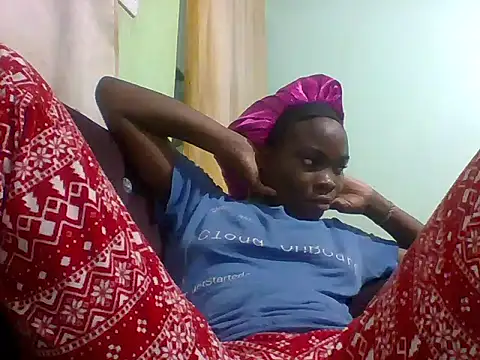 Snapshot of sexxyqueenn22 chatting on November 17, 3:51 pm sexxyqueenn22 online show from November 17, 3:51 pm