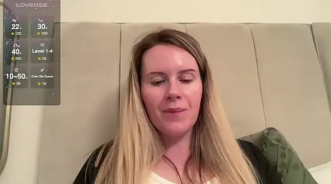 redheadrosie69 online show from March 10, 6:56 pm