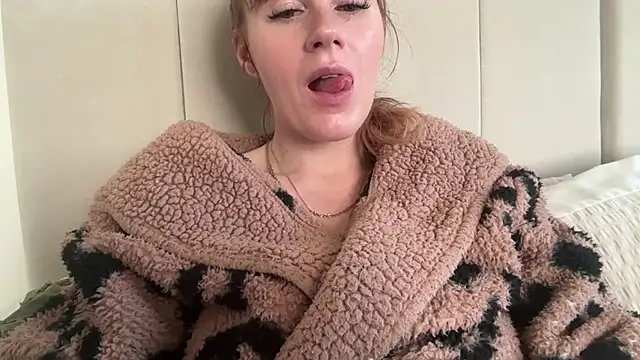 redheadrosie69 online show from November 13, 10:14 am