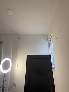 Snapshot of livgomez chatting on February 25, 10:29 pm livgomez online show from February 25, 10:29 pm