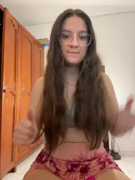 Snapshot of livgomez chatting on March 7, 2:36 am livgomez online show from March 7, 2:36 am