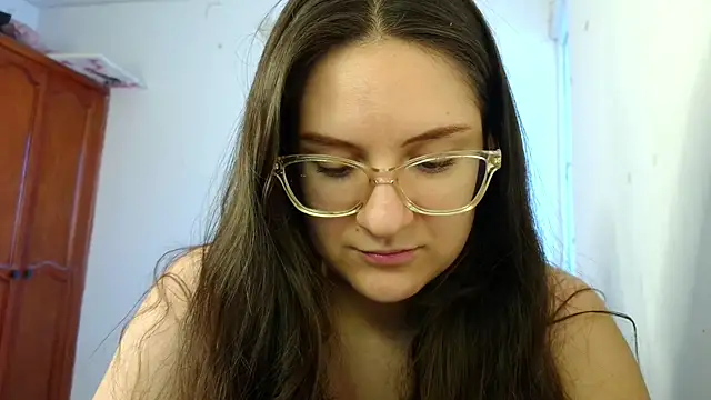 Snapshot of livgomez chatting on October 18, 1:23 pm livgomez online show from October 18, 1:23 pm