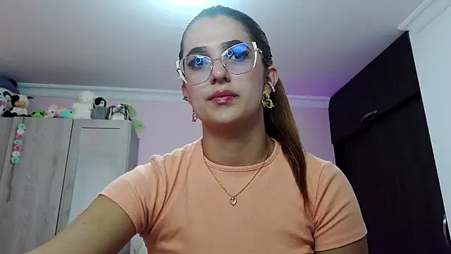 caroline jonson online show from January 15, 7:01 pm