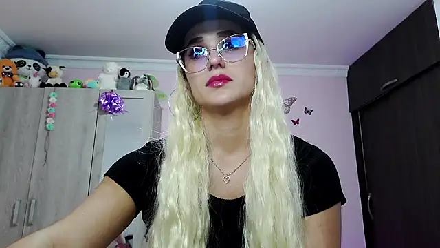 caroline jonson online show from February 23, 9:59 pm