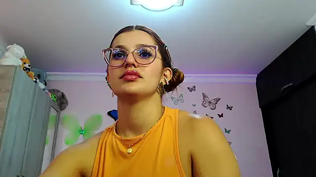 caroline jonson online show from September 28, 2:33 pm