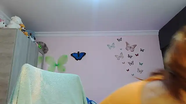 caroline jonson online show from November 14, 8:29 pm