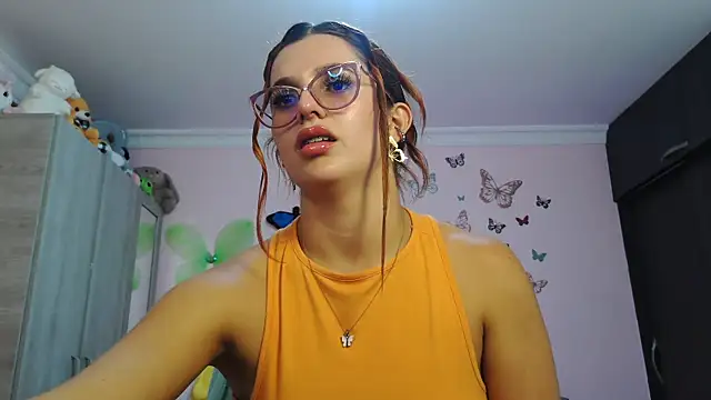 caroline jonson online show from November 18, 7:29 pm