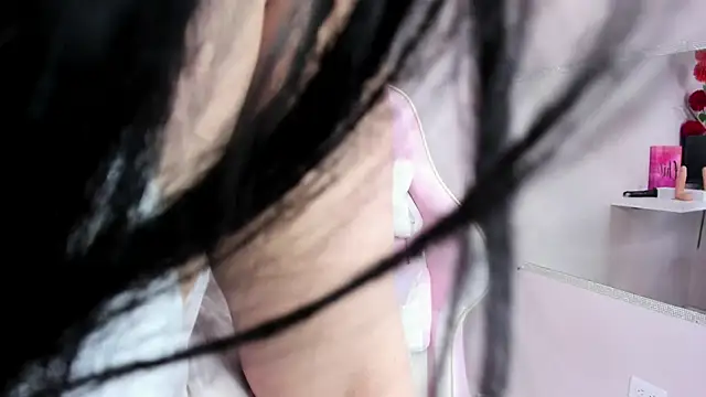 Snapshot of Danna_777_ chatting on December 17, 12:33 pm Danna 777 online show from December 17, 12:33 pm