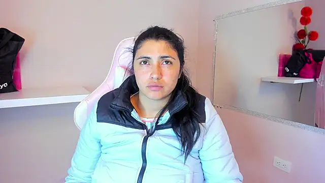 Snapshot of Danna_777_ chatting on December 21, 7:56 am Danna 777 online show from December 21, 7:56 am