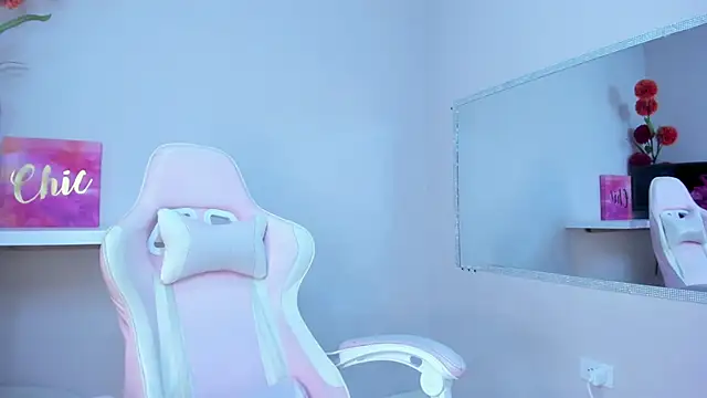 Snapshot of Danna_777_ chatting on December 30, 1:26 am Danna 777 online show from December 30, 1:26 am