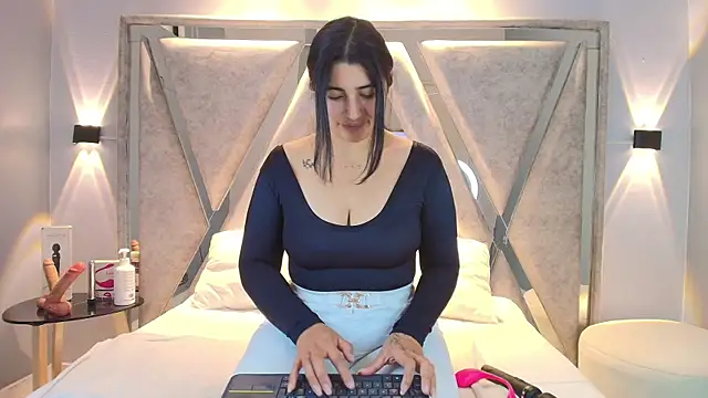 Snapshot of Danna_777_ chatting on September 11, 9:37 pm Danna 777 online show from September 11, 9:37 pm