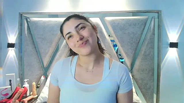 Snapshot of Danna_777_ chatting on October 6, 9:01 pm Danna 777 online show from October 6, 9:01 pm