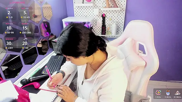 Snapshot of Danna_777_ chatting on November 11, 11:49 pm Danna 777 online show from November 11, 11:49 pm