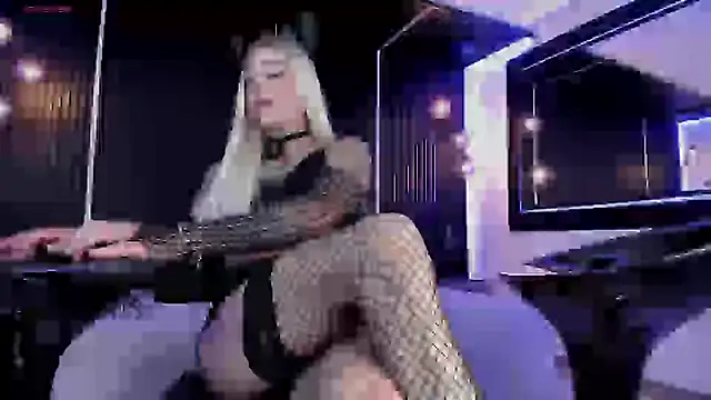  Holly Cat online show from January 22, 12:06 am