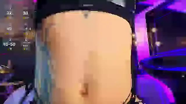  Holly Cat online show from February 11, 1:31 am