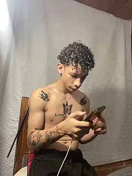 mateodeamjo online show from December 6, 4:47 am