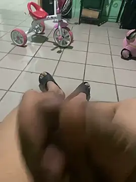 Snapshot of nowex18 chatting on March 11, 5:16 am nowex18 online show from March 11, 5:16 am