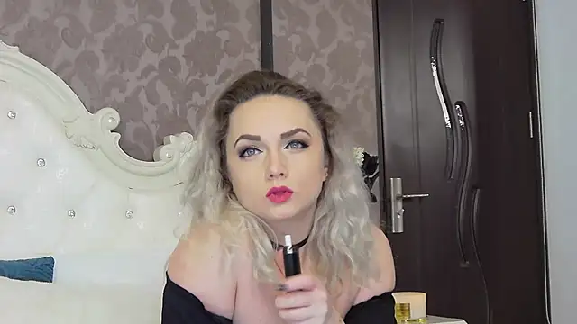 EllianaReese online show from February 12, 2:35 am