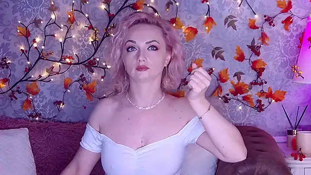 EllianaReese online show from September 19, 1:40 am