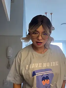 Snapshot of sensualkattt chatting on March 22, 6:58 pm sensualkattt online show from March 22, 6:58 pm