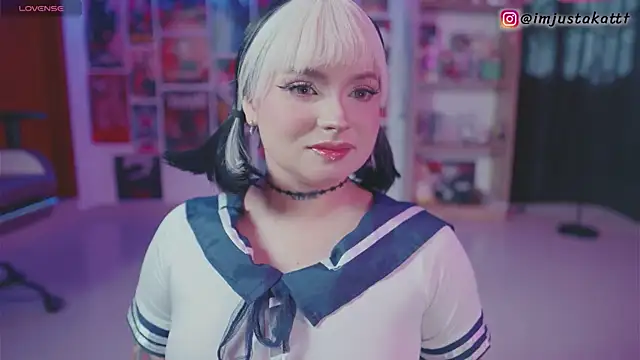 Snapshot of sensualkattt chatting on October 28, 1:03 pm sensualkattt online show from October 28, 1:03 pm