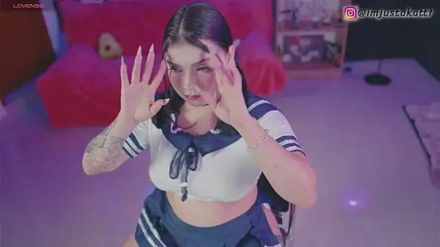 Snapshot of sensualkattt chatting on November 4, 1:32 pm sensualkattt online show from November 4, 1:32 pm