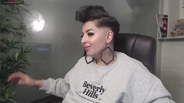 BustyAllyy online show from January 14, 11:27 pm