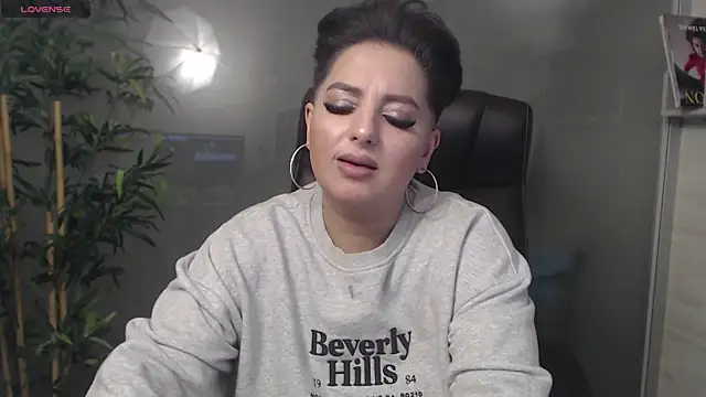 BustyAllyy online show from January 15, 11:51 pm