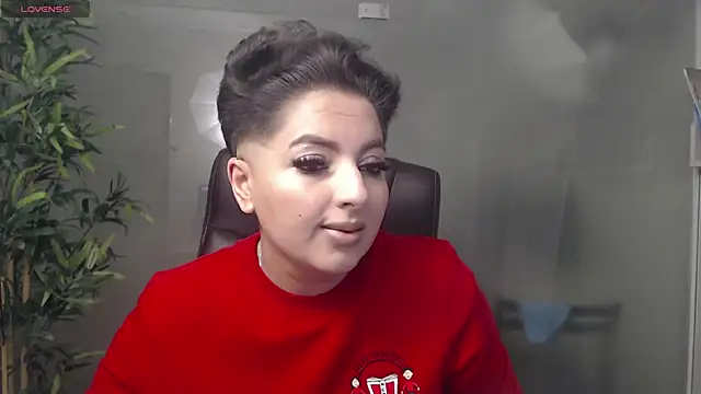 BustyAllyy online show from January 17, 9:39 pm