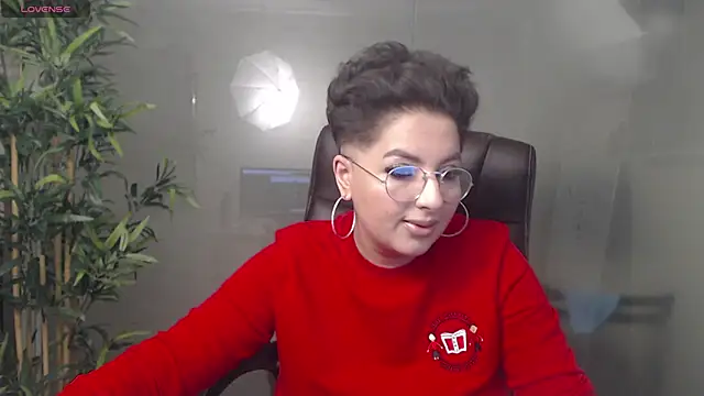 BustyAllyy online show from January 18, 9:13 pm