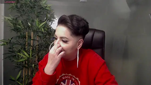 BustyAllyy online show from February 14, 10:47 pm