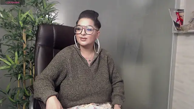 BustyAllyy online show from February 16, 9:27 pm