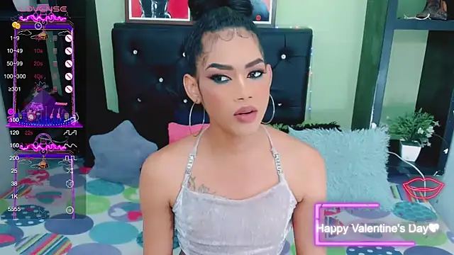 Snapshot of Amanda_bigx chatting on February 15, 6:33 am Amanda bigx online show from February 15, 6:33 am