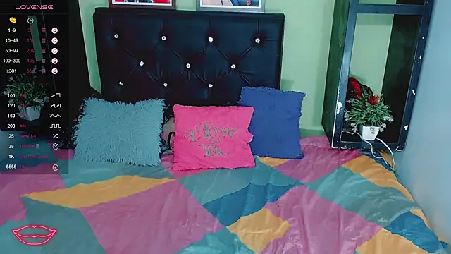 Snapshot of Amanda_bigx chatting on February 28, 8:09 am Amanda bigx online show from February 28, 8:09 am